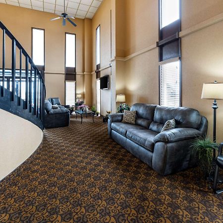 Rodeway Inn South Hutchinson Экстерьер фото