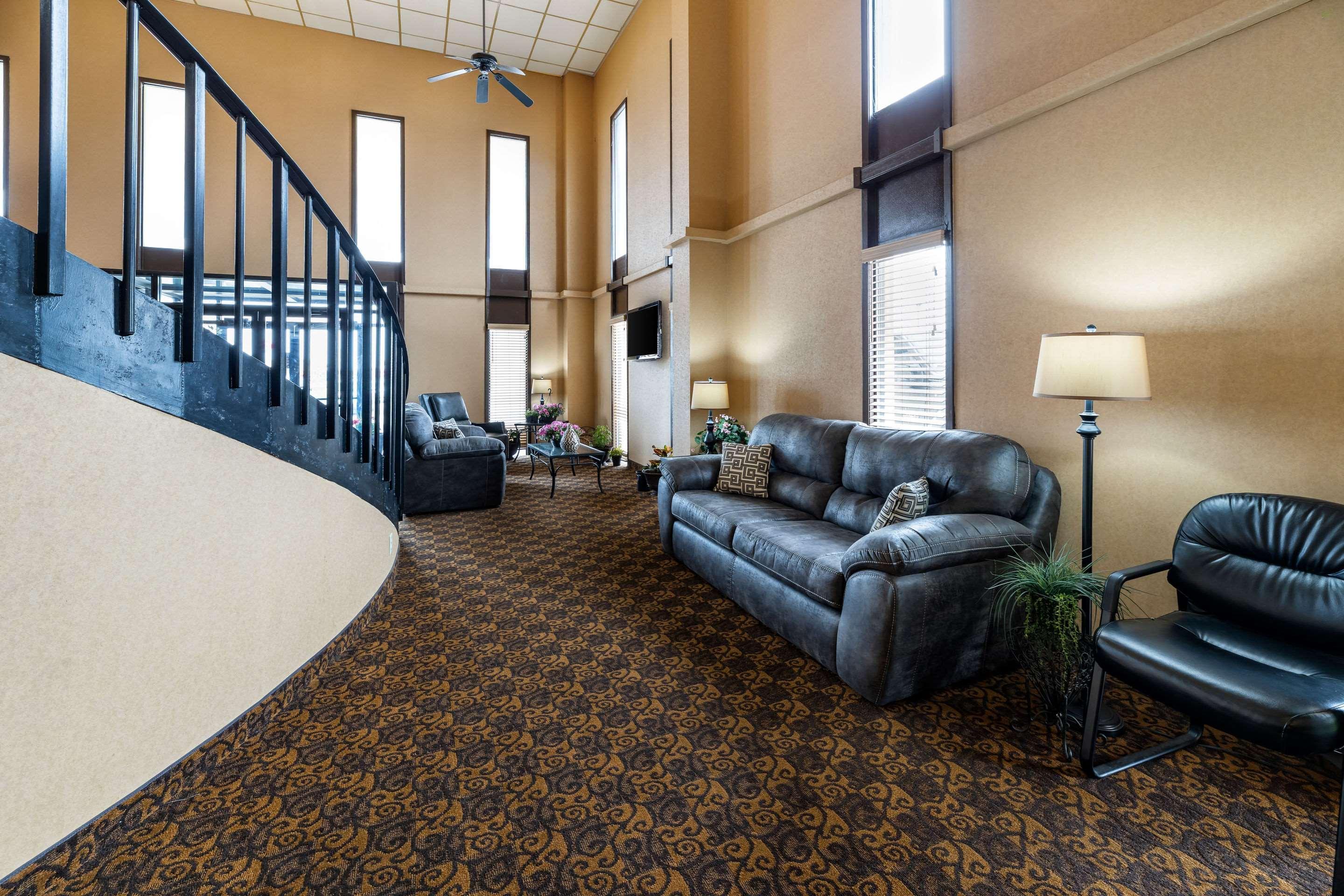Rodeway Inn South Hutchinson Экстерьер фото