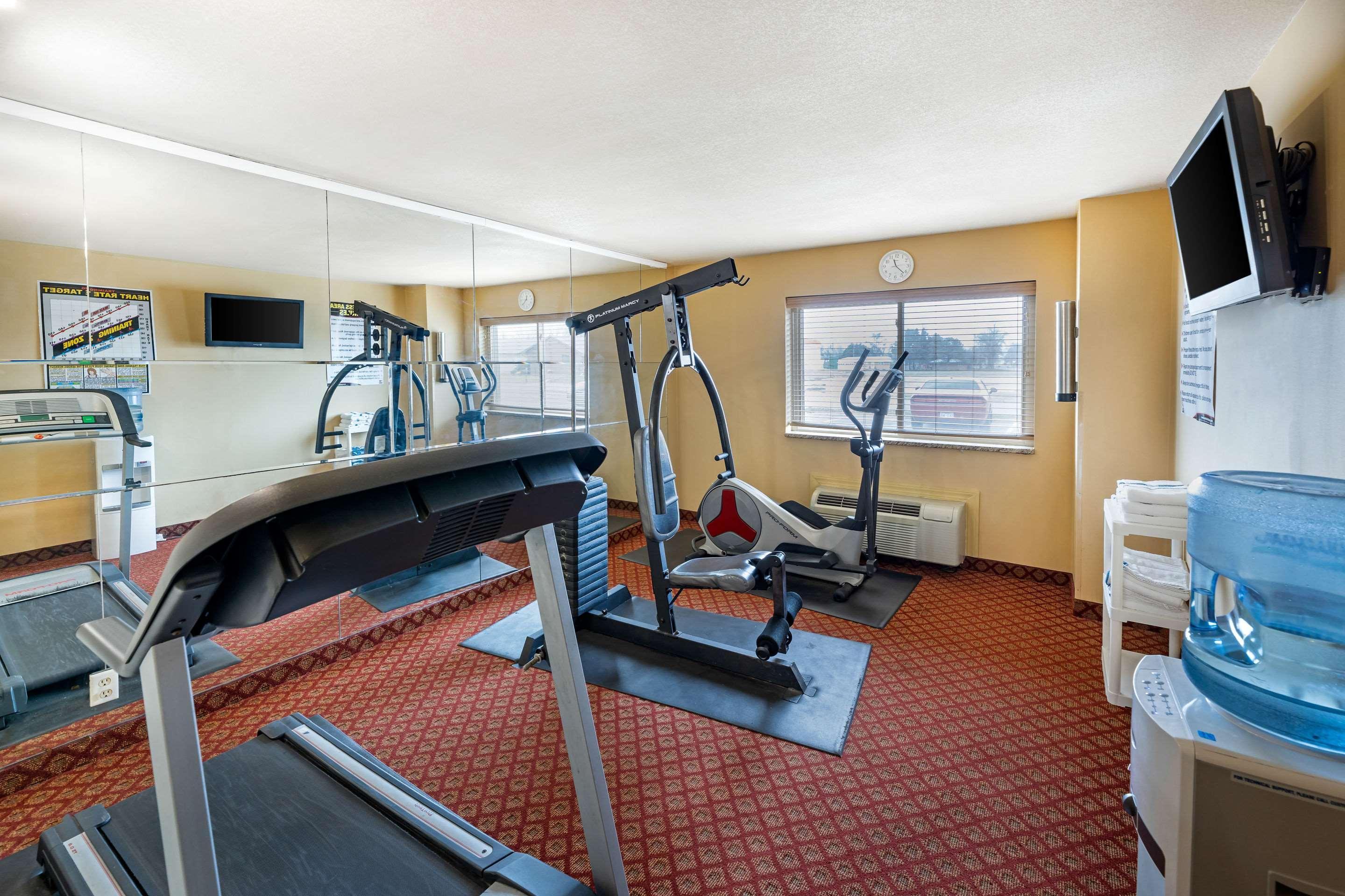 Rodeway Inn South Hutchinson Экстерьер фото