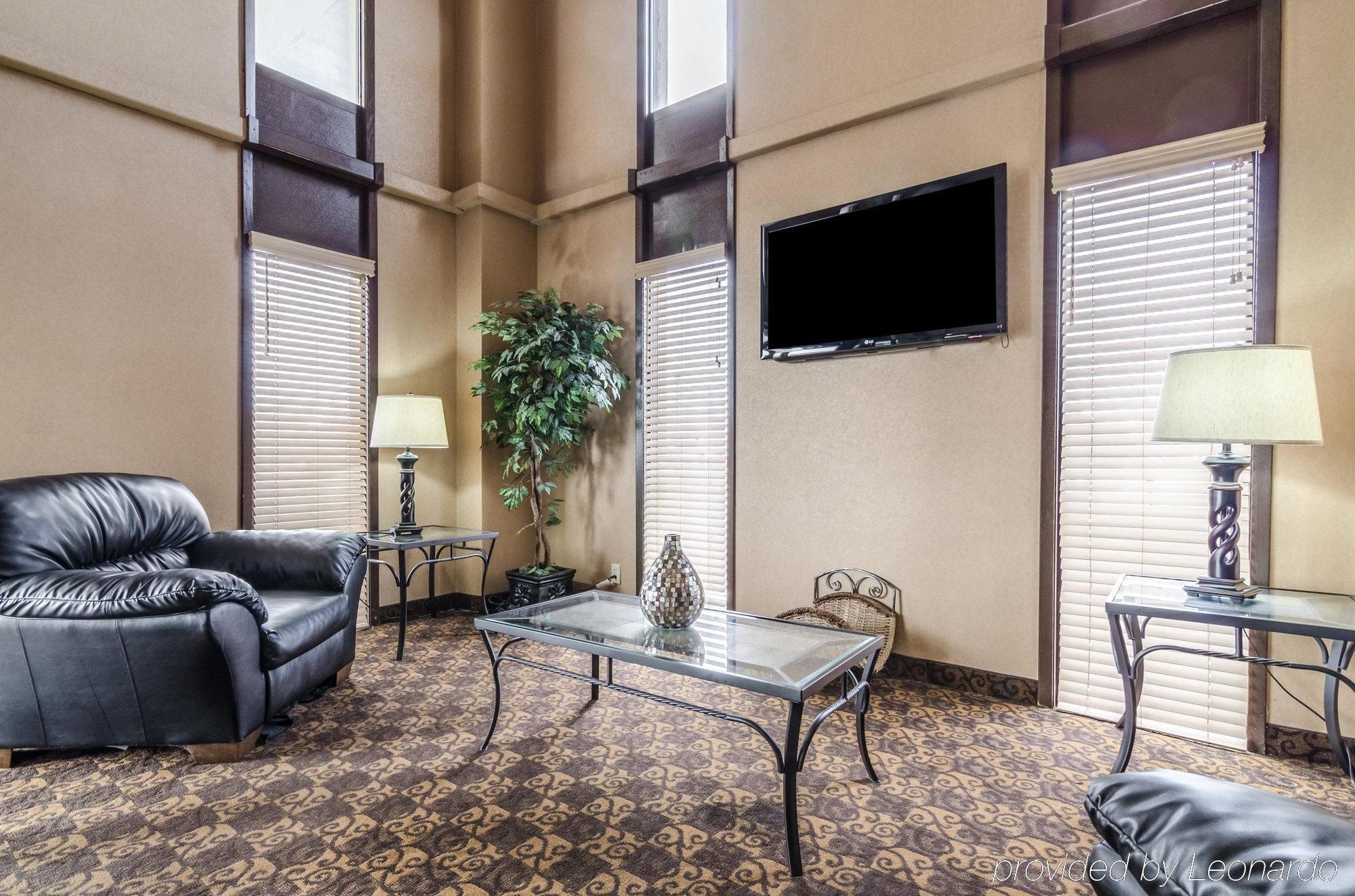 Rodeway Inn South Hutchinson Экстерьер фото